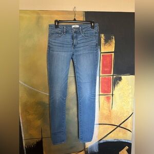 Abercrombie & Fitch Women's Light Wash Skinny Jeans size 26/31